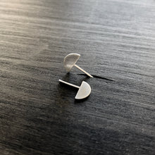 Load image into Gallery viewer, Shield Arch Studs