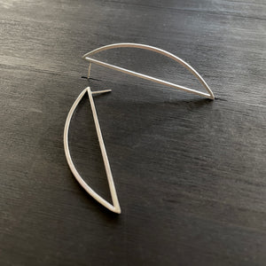 Outline Arch Earrings